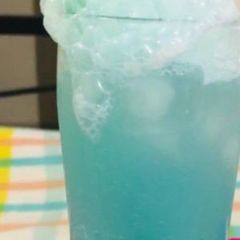 A picture of Ocean Blue.