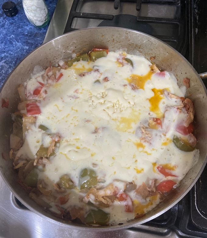 Una foto de Alambre de pollo con tocino