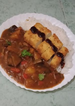 A picture of Tofu Katsu Curry.