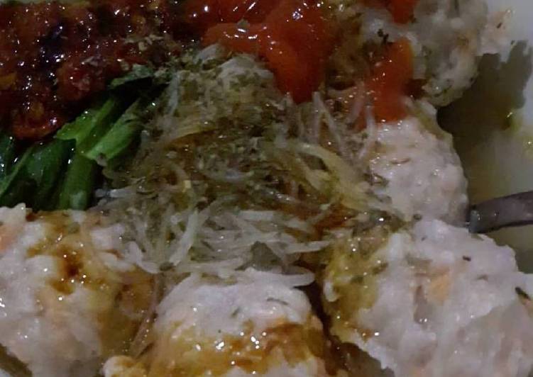 Resep Baso Ayam Wortel isi Mozzarella yang Sempurna