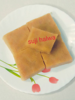 सूजी का हलवा (sooji ka halwa recipe in Hindi) रेसिपी मुख्य फोटो