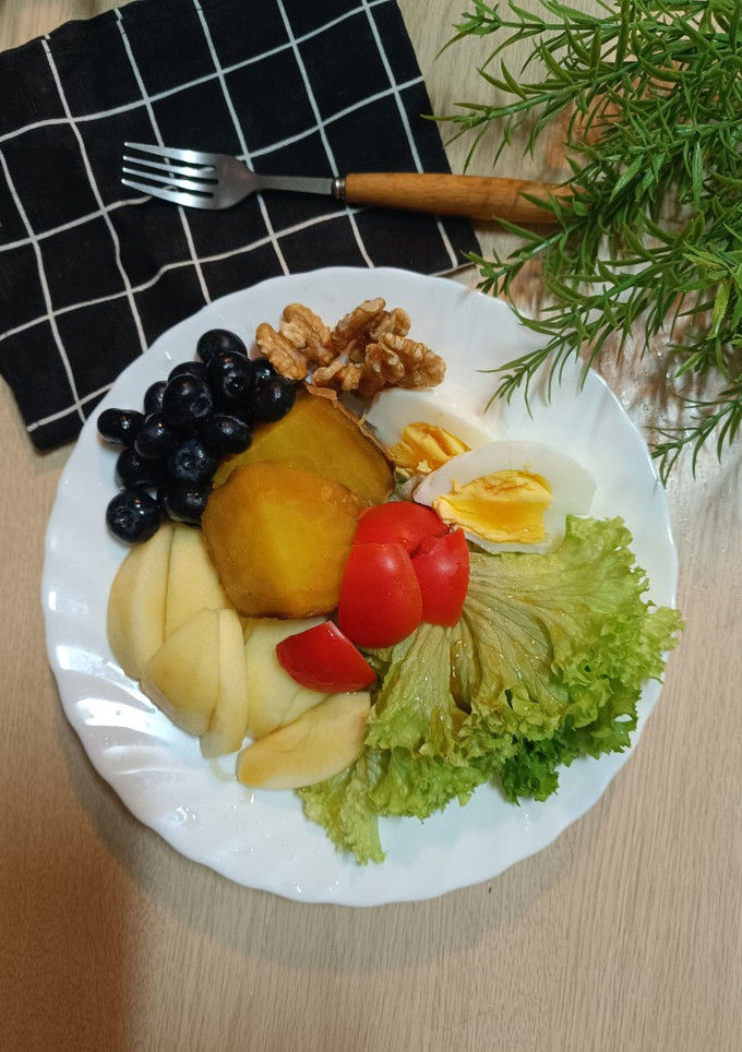 藍莓生菜佐和風醬 的食譜成品照片