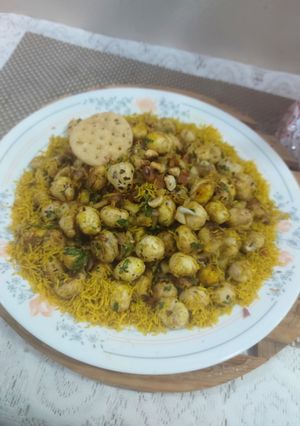 A picture of Chatpata kurkure makhana ki chaat.