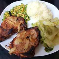 A picture of My Sweet Peppered Pork Chops 😊.