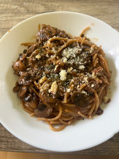 Una foto de Pasta con setas y nueces