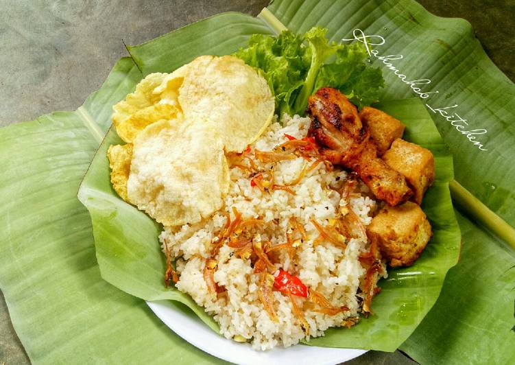 Langkah Mudah untuk Menyiapkan Nasi Liwet Ricecooker, Enak Banget
