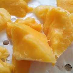 A picture of Frozen mango 🥭🥭.