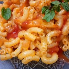 A picture of Chicken Macronies.