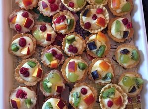 O poză a rețetei Mini tarte cu fructe 🥧🥝🍇🍑.
