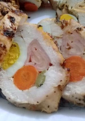 Una foto de Pechuga de Pollo Rellena al Horno 🍗🥕🙂Arrollado de Pollo