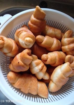 A picture of Stuffed Donuts.