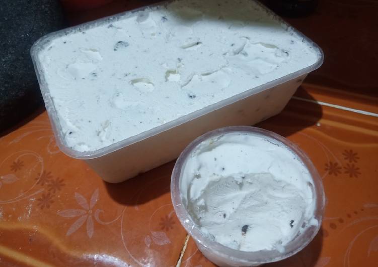 Cara Gampang Membuat Es Krim Oreo yang Bikin Ngiler