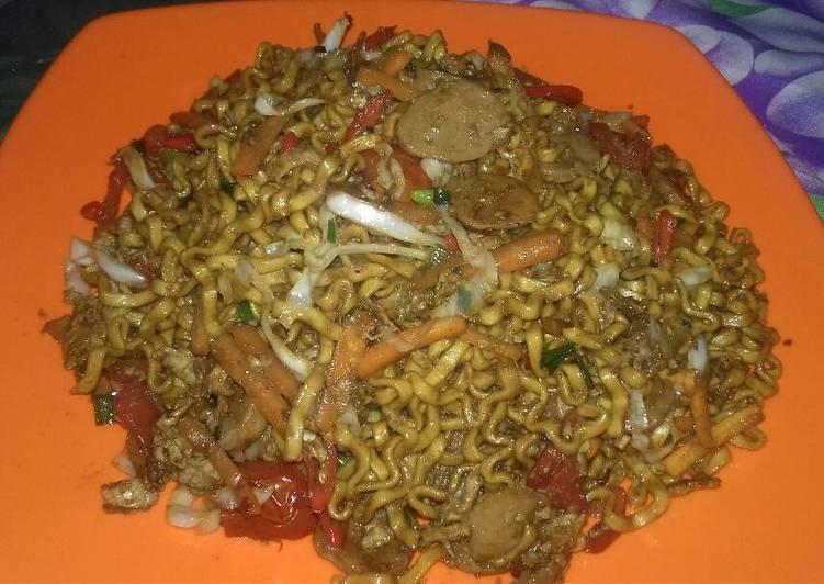 Langkah Mudah untuk Membuat Mie Goreng Bakso Special, Bikin Ngiler