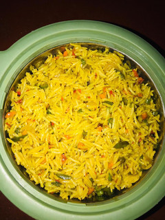 A picture of Chinese fried rice.
