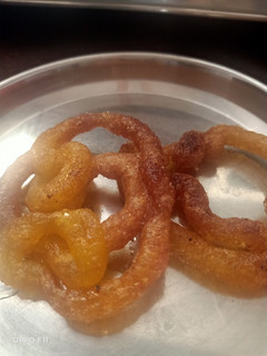 અડદ ની દાળ ની જલેબી (Adad Dal Jalebi Recipe In Gujarati) રેસીપી મુખ્ય ફોટો