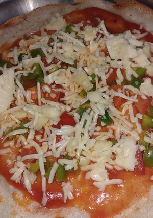 ઢોસા પીઝા (Dosa Pizza Recipe in Gujarati) રેસીપી મુખ્ય ફોટો