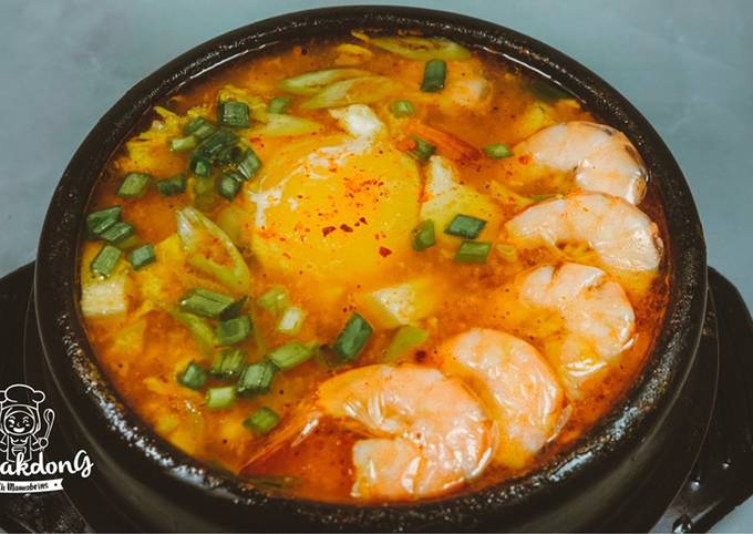 Resep Sundubu Jjigae Sup Tahu Pedas A La Korea Oleh Masakdong With Mamabrins Cookpad