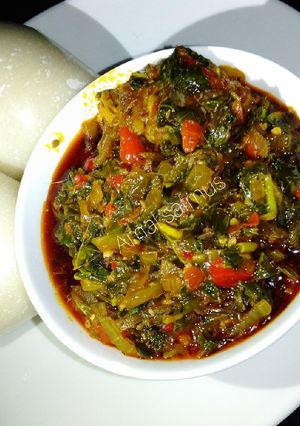 A picture of Spinach soup(miyan alayyahu) with semovita.