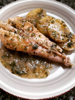 Una foto de Colita de rape con patatas en salsa verde