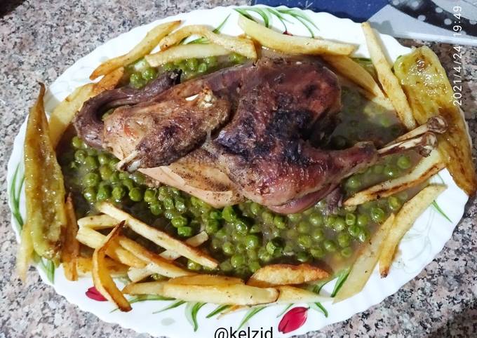 Tajine aux petit pois / poulet / frites