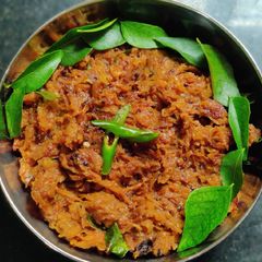 A picture of Raw papaya chutney.