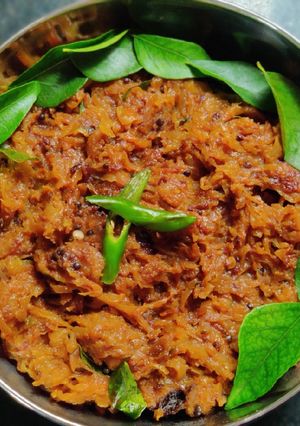 A picture of Raw papaya chutney.