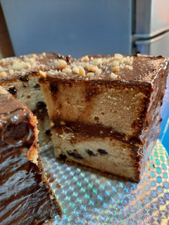 A picture of Chocolate Chip Vanilla Cake 🎂.