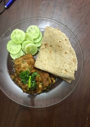 A picture of Chicken karahi.