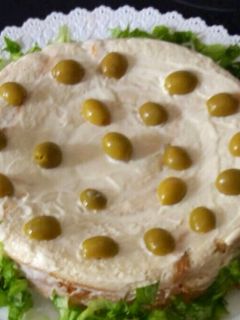 Una foto de Pastel de salmón y nueces