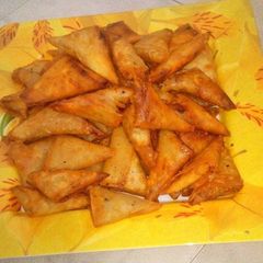A picture of Moong Dal samosa #cookpadRamadan.
