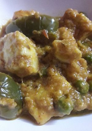 A picture of Matar paneer with shimla mirch.