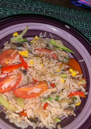 Una foto de Salteadito de verduras con arroz! 🤪