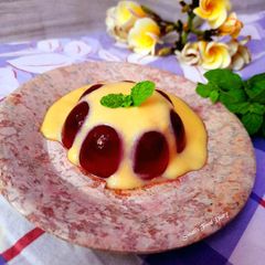 A picture of Jelly Custard Pudding.