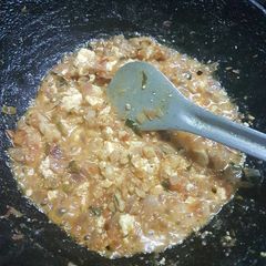 A picture of Paneer prawn gravy.