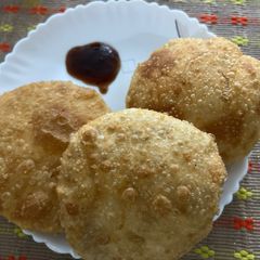 A picture of Alu Puri.