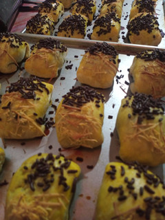 Foto resep 2. Bolen pisang keju coklat