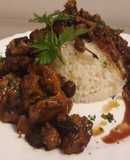 Bondiola agridulce con pasas de uva y arroz