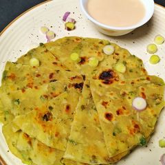 A picture of Spring Onion Paratha.