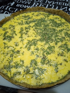 Una foto de Tarta integral de queso y ciboulete 🧀🧀🧀🧀🌱🌱🌱