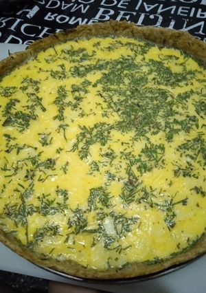 Una foto de Tarta integral de queso y ciboulete 🧀🧀🧀🧀🌱🌱🌱
