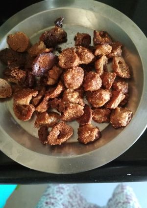 A picture of Red lentil dumplings fry.