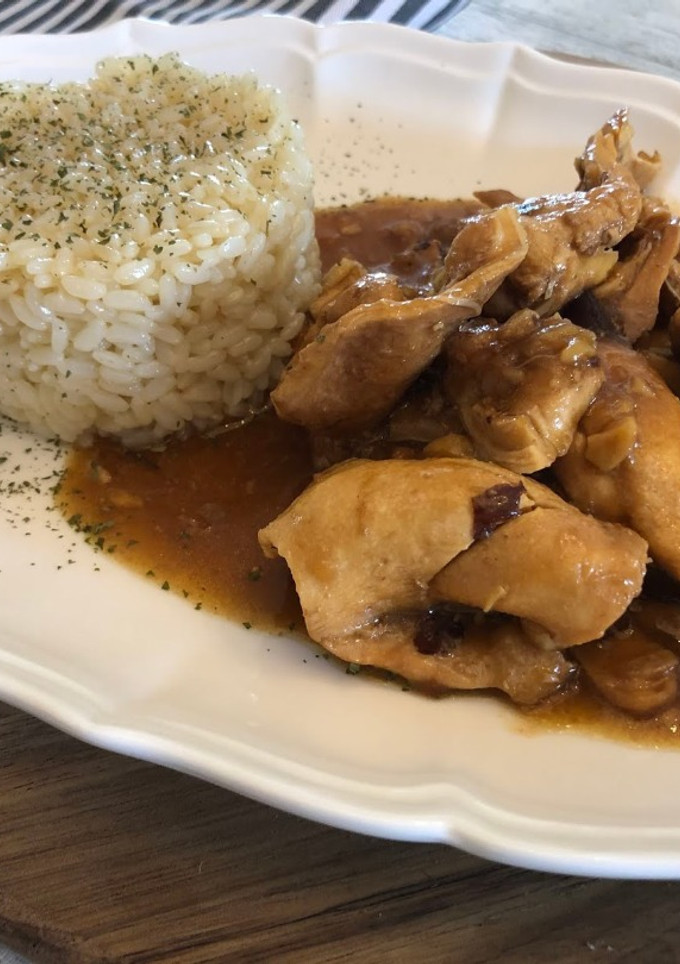 Una foto de Pollo con almendras en Olla GM G Deluxe