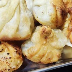 A picture of Modak.