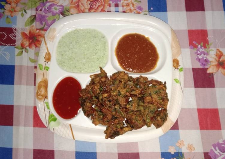 Step-by-Step Guide to Prepare Any-night-of-the-week Piaz aur palak ke pakore