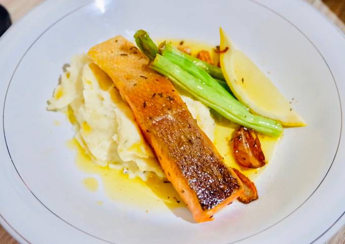 Resep Salmon Garlic Lemon Butter Sauce Oleh Keiyonaa Cookpad