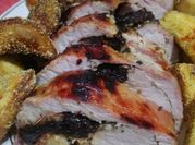 Una foto de aguja de cerdo al horno
