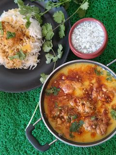 પંજાબી પકોડા કઢી (Punjabi Pakoda Kadhi Recipe In Gujarati) રેસીપી મુખ્ય ફોટો