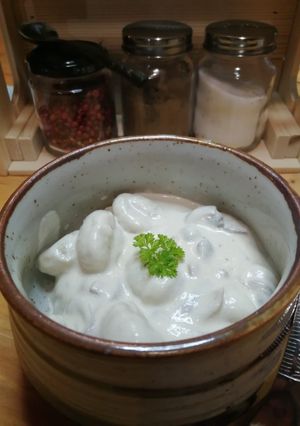 Une photo de 🧅Gnocchis Sauce parmesan, oignons et champignons