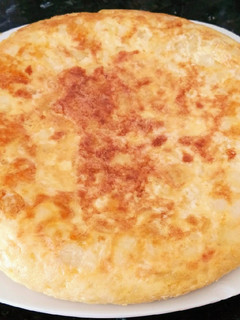 Una foto de Tortilla de patatas con cebolla