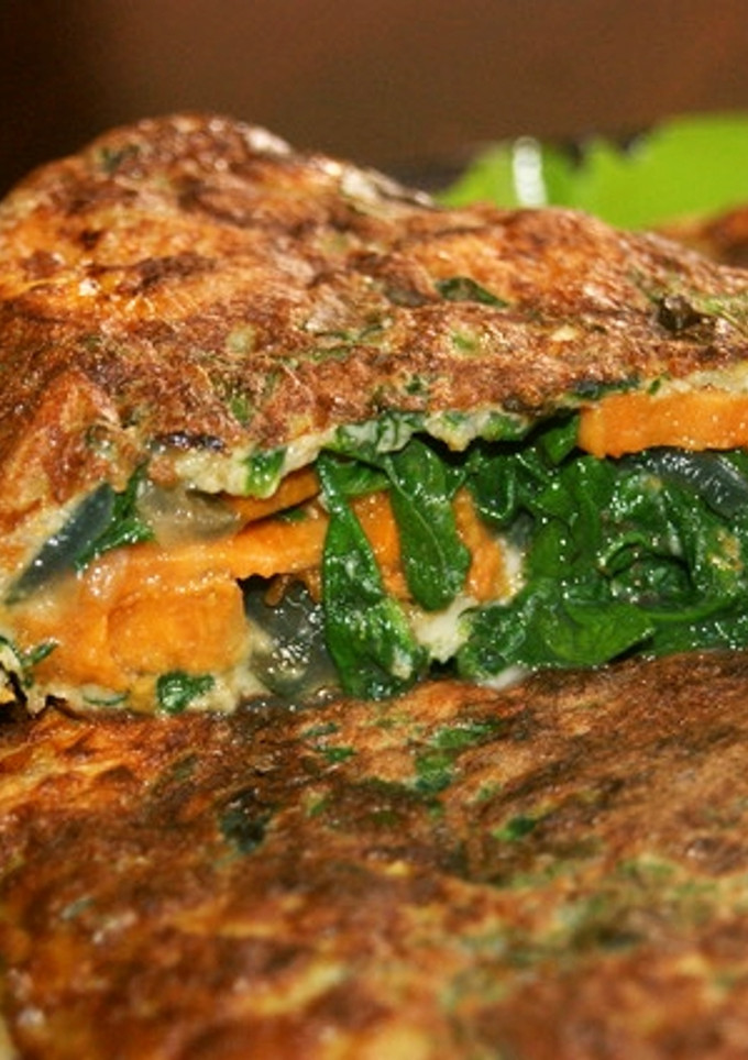Una foto de Tortilla de espinacas y boniato 🥬🍠
